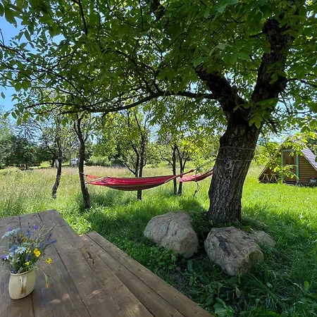 220d Glamping * Bréb